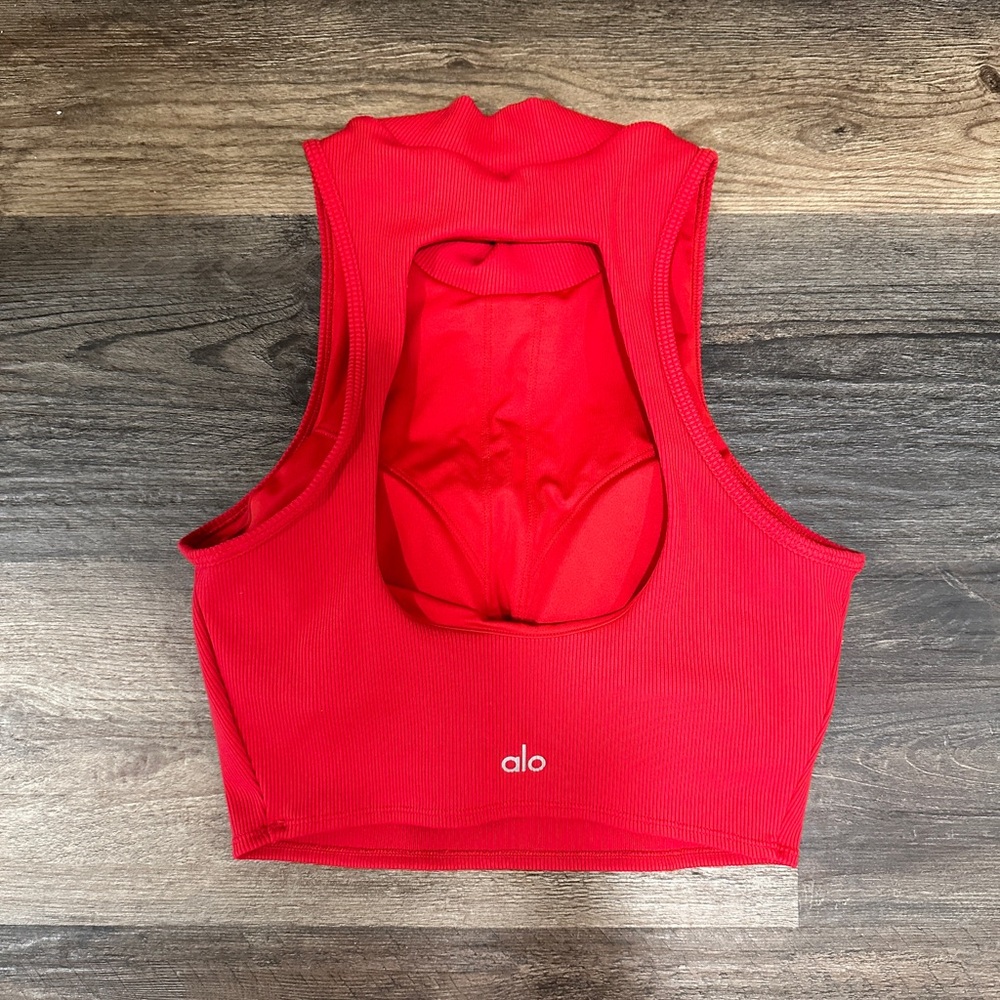 ALO Cropped Tank - Picture 2 of 3